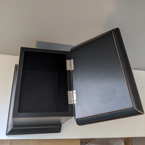 Black wooden hinged trinket jewelry box - Picture 2 of 8